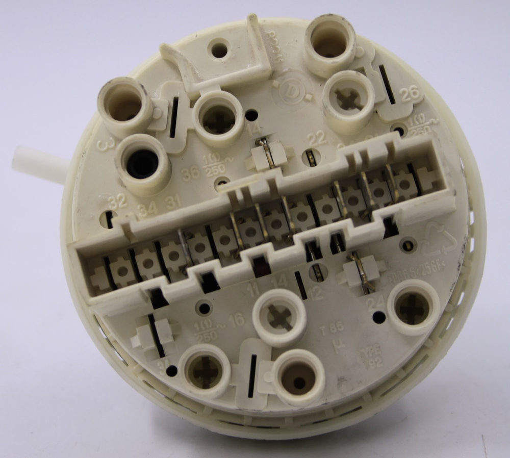 Датчик уровня воды (прессостат) стиральной машины Electrolux Aeg Zanussi 124390511