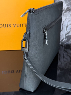 Клатч Louis Vuitton Voyage