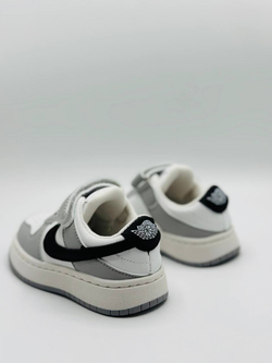 Детские кроссовки на липучках Nike Air Jordan Kids
