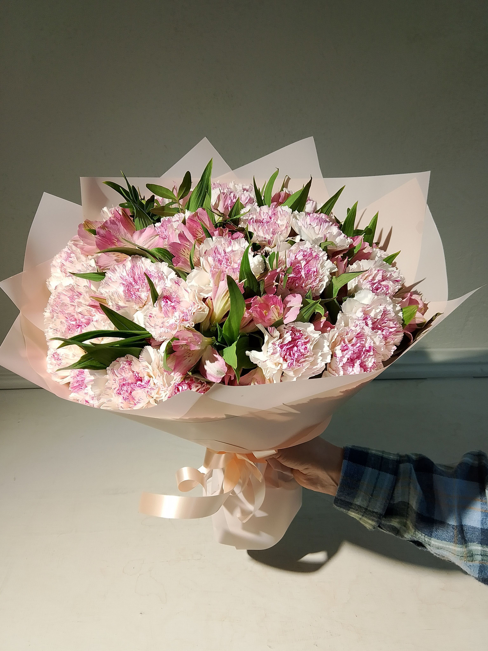 Букет из хризантем и альстромерии (С0033)