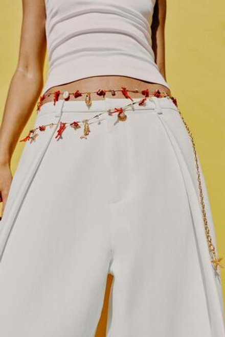 ZARA МЕТАЛЛИЧЕСКИЙ РЕМЕНЬ С МОРСКИМИ ПОДВЕСКАМИ, ЗОЛОТИСТЫЙ