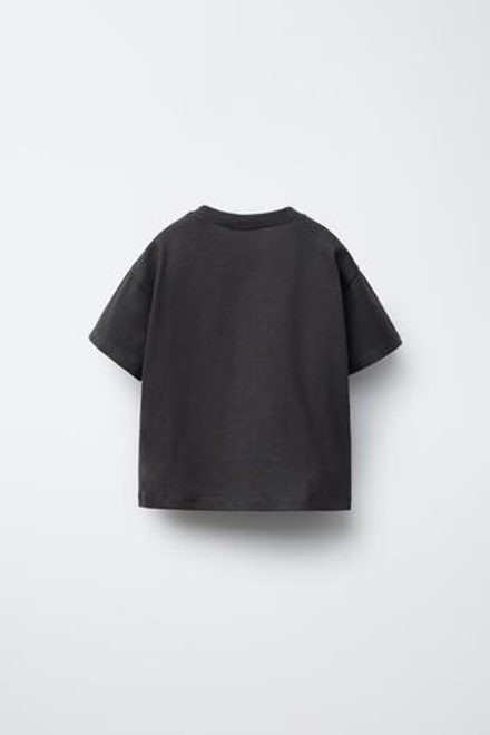 ZARA ФУТБОЛКА С РЕЛЬЕФНЫМ ПРИНТОМ, ЧЕРНЫЙ