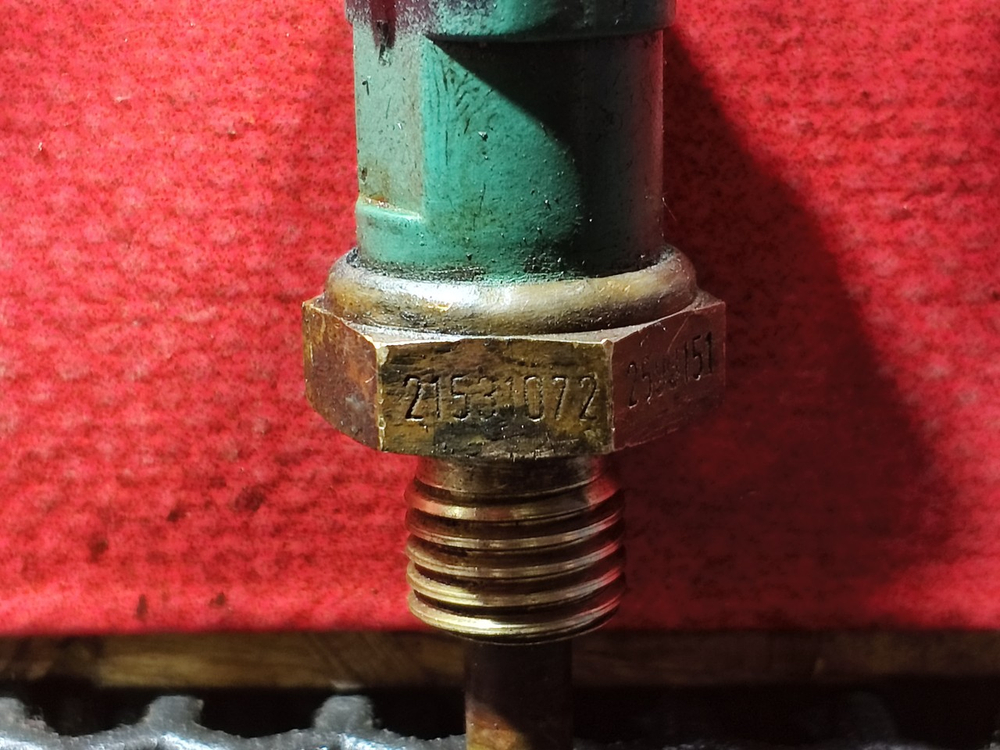 Датчик температуры охлаждающей жидкости