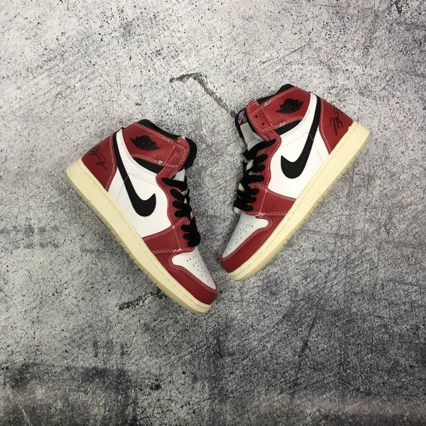 Кроссовки Nike Air Jordan 1 Retro High OG x Trophy Room red/white