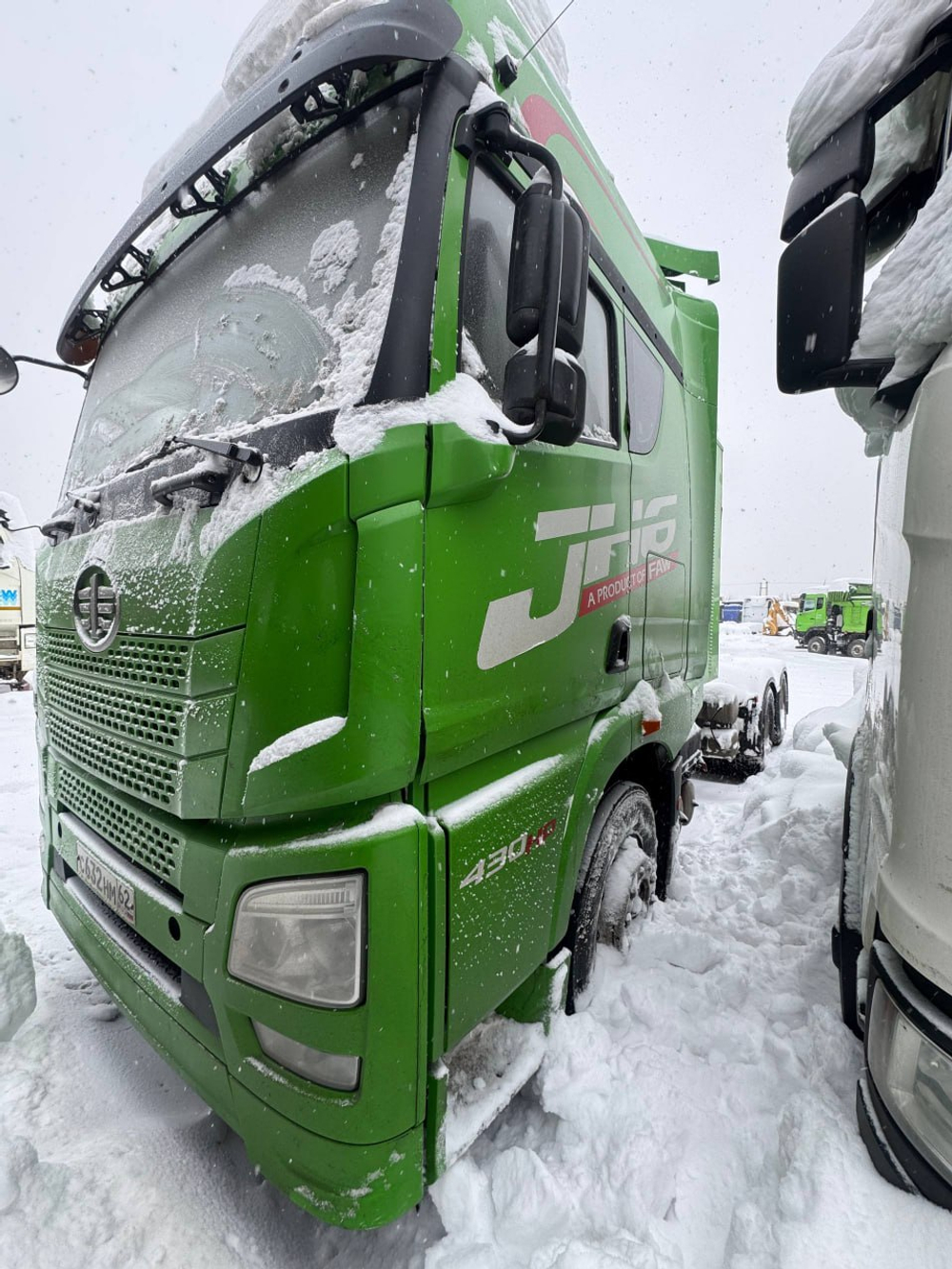 FAW JH6 6x4 Седельный тягач CA4250P25K15T1NE5A80 (Газовый, 12,5 л, 430 л.с., МТ)
