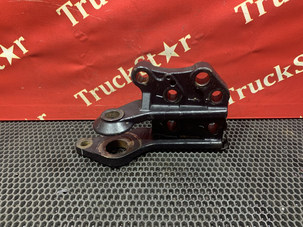 Кронштейн торсиона кабины правый 2023г.