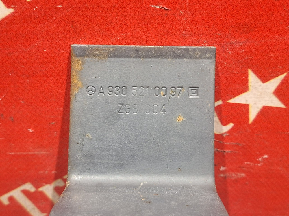 Кронштейн крыла заднего 2018г.