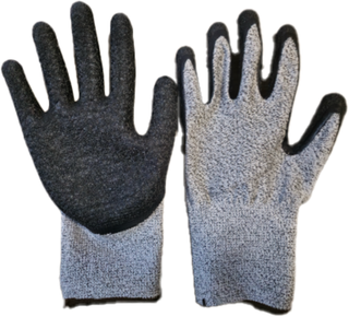 Перчатки 13G HPPE подкладка покрытие ладони черным латексом "кринкл" (уровень резки 5)