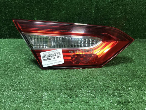 Фонарь левый внутр Toyota Camry XV70 17-нв галоген