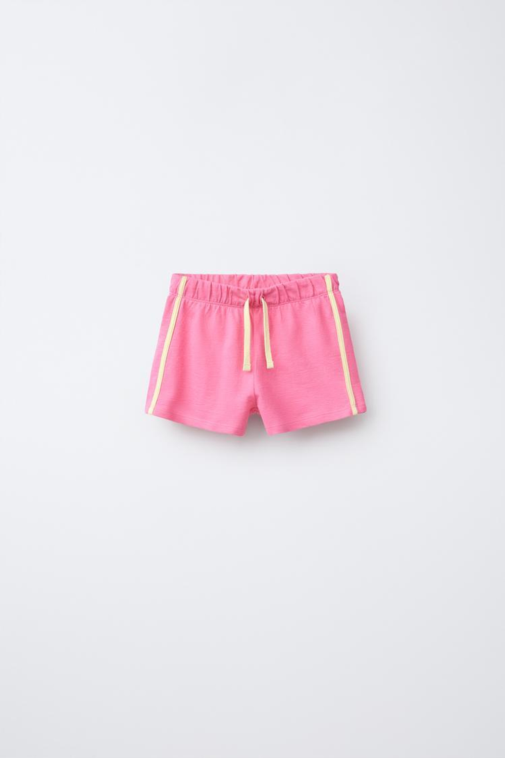 ZARA ПИЖАМА С ТОПОМ И ШОРТАМИ С КОНТРАСТНЫМИ ДЕТАЛЯМИ, ЦВЕТ ФУКСИИ