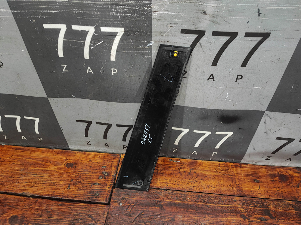 Накладка двери передней правой Omoda C5 22-нв Б/У Оригинал 551001316AA