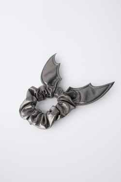 ZARA БЛЕСТЯЩАЯ РЕЗИНКА ДЛЯ ВОЛОС «КРЫЛЬЯ ЛЕТУЧЕЙ МЫШИ», ТЕМНОЕ СЕРЕБРО
