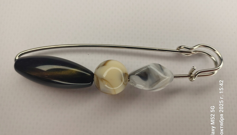 Булавка брошь "Серые камешки" для кардигана, пальто, платков, костюмов, одежды. Бижутерный сплав