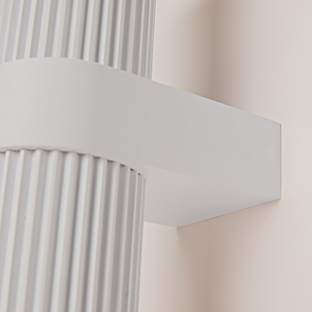 Настенный светильник (бра) Maytoni MOD326WL-02W