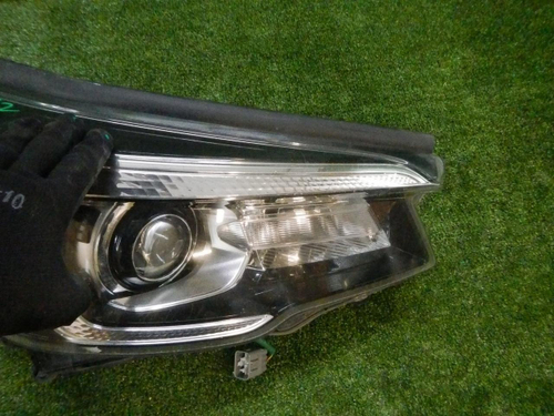 Битая Фара правая Subaru Forester 5 SK (2018-2021) LED