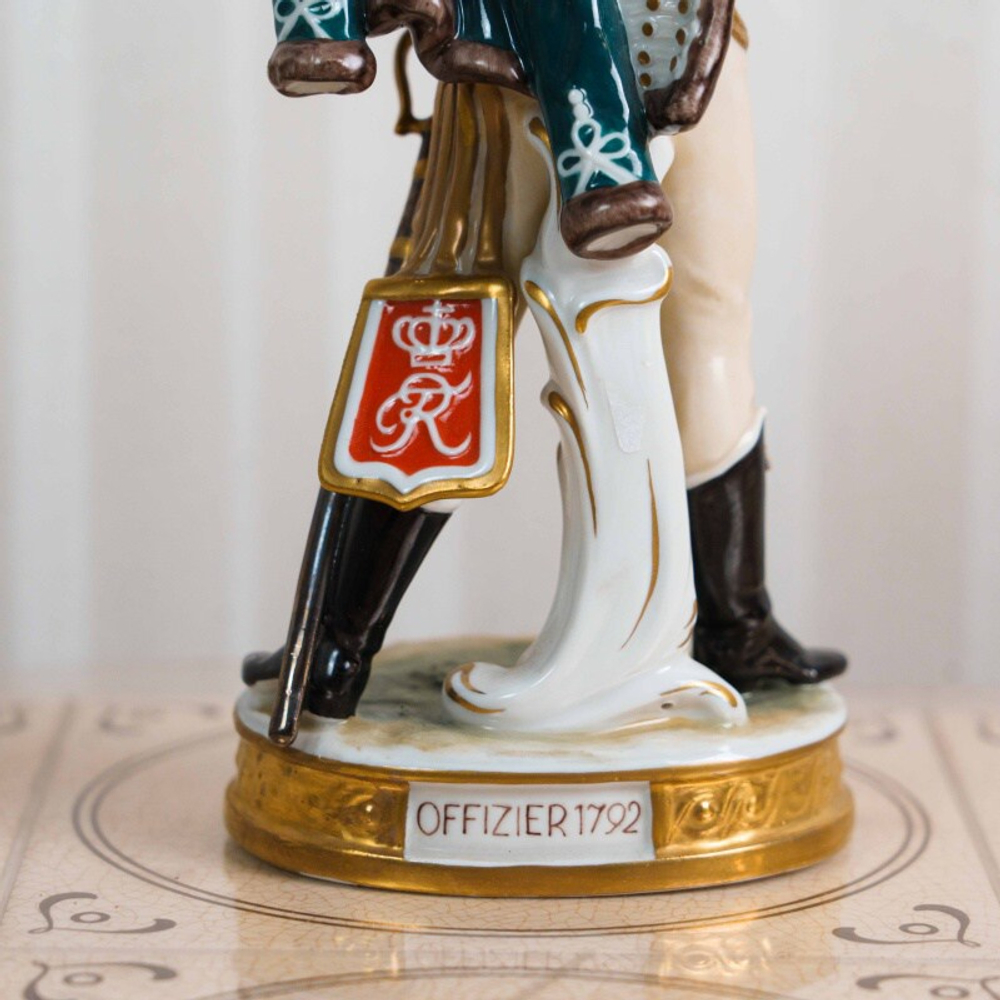 Статуэтка «Офицер в парадной униформе 1792 года»