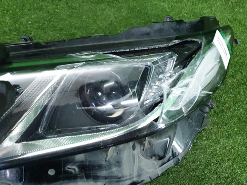 Битая Фара левая Toyota Camry xv70 (2017-н.в.) LED