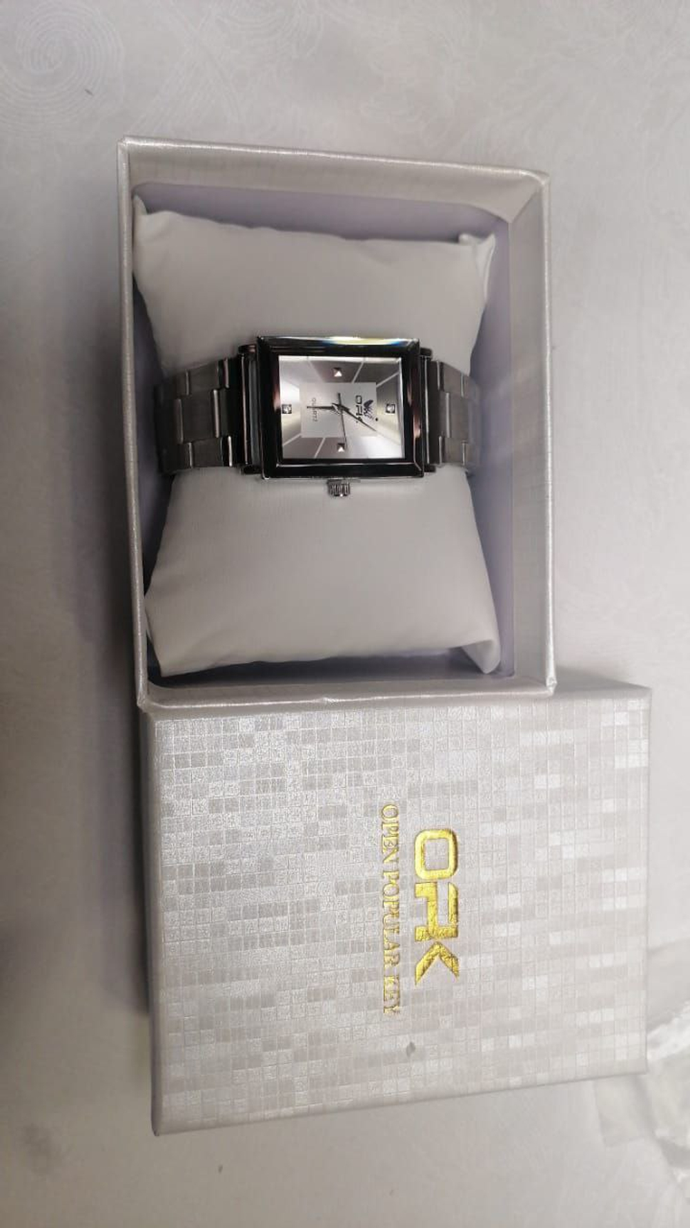 Часы наручные мужские кварцевые