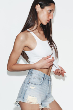 ZARA ДЖИНСОВЫЕ ШОРТЫ TRF С ВЫСОКОЙ ПОСАДКОЙ И РАЗРЫВАМИ, ВЫЦВЕТШИЙ СИНИЙ