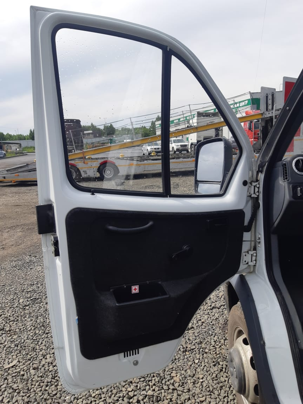 GAZ GAZELLE BUSINESS Бортовой (Евроборт) 3302 (Бортовой, Бензиновый, 2,7 л, 107 л.с. МТ)