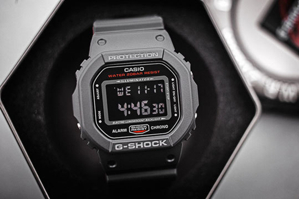 Японские наручные часы Casio G-SHOCK DW-5600HR-1E