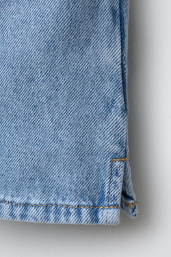 ZARA ДЖИНСОВЫЙ ТОП С ВОЛНИСТЫМ КРАЕМ, ВЫЦВЕТШИЙ СИНИЙ