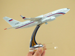 Модель самолета Ил-96-300ПУ (М1:200, СЛО Россия RA-96016)