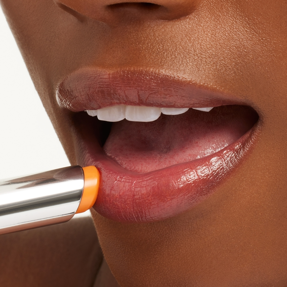 MAC Cosmetics Glow Play Lip Balm - Питательный и увлажняющий бальзам для губ, 3,14 g