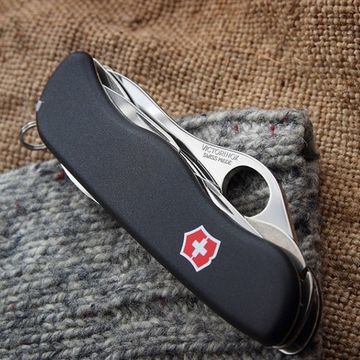 Складной нож Victorinox Мод. Trailmaster Black (111 мм) - 12 функций