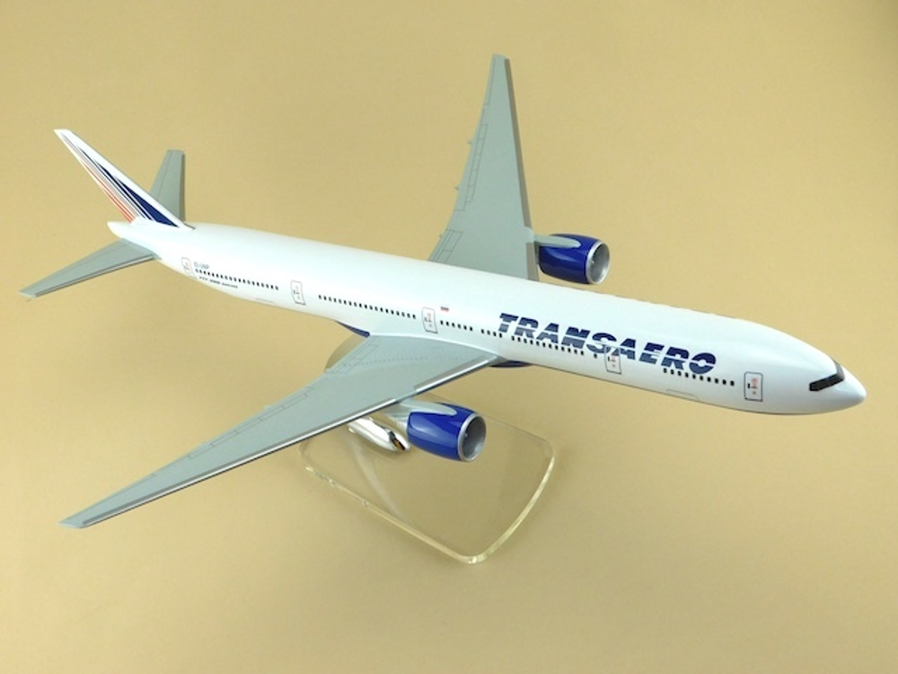 Модель самолета Boeing 777-300 (М1:144 Transaero)