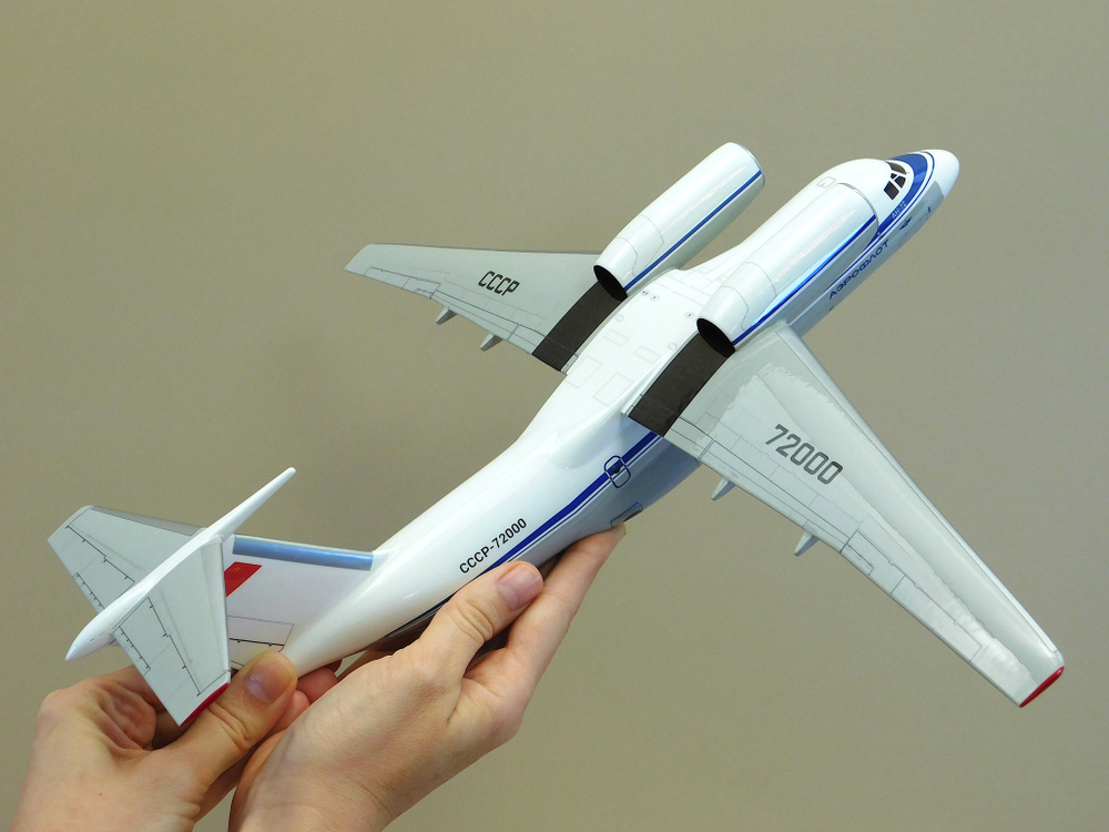 Модель самолета Ан-72 (М1:72, Аэрофлот СССР-72000)