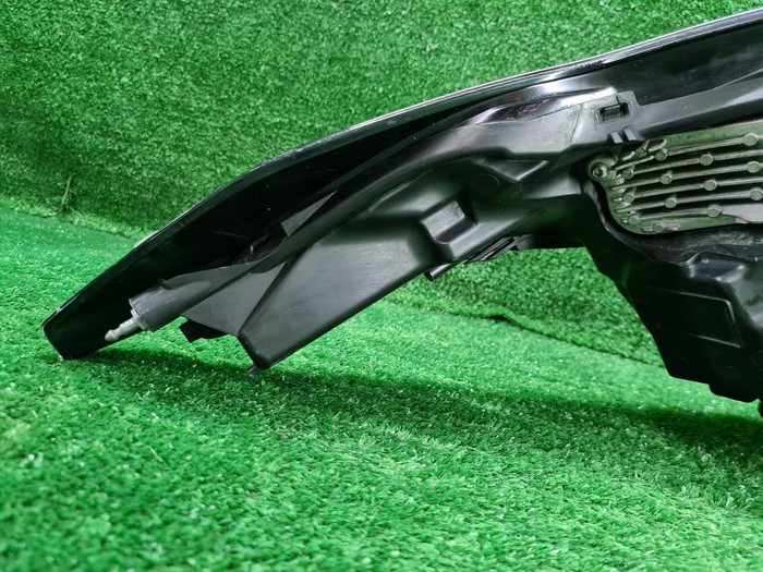 Фара правая Land-Rover Discovery 5 (2016-2021) LED