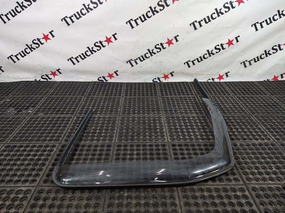 Уплотнитель стекла двери левой