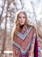 Пончо женское шерстяное с орнаментом