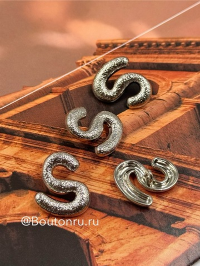 Пуговицы серебристые "S" Скиапар.