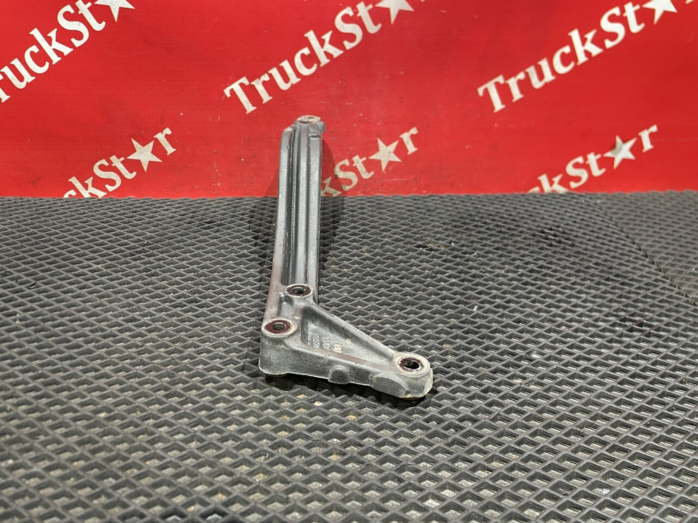 Кронштейн опоры двигателя 2019г