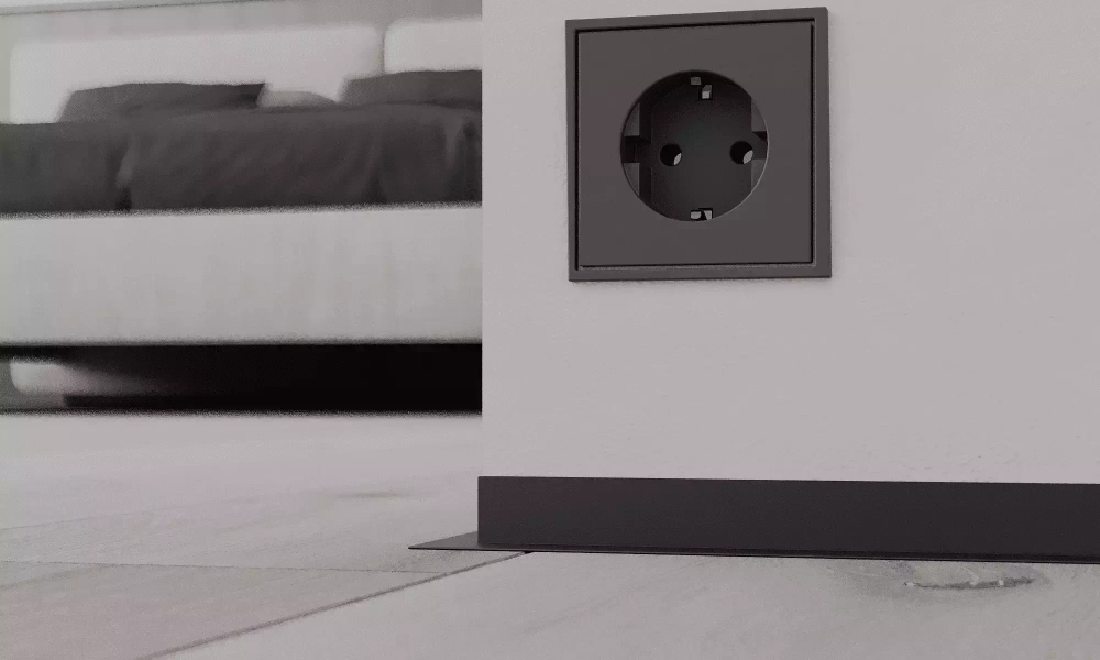 Микроплинтус для пола L-образный черный матовый, алюминиевый, C-05.25.3L Ликорн 26×16×2500 мм