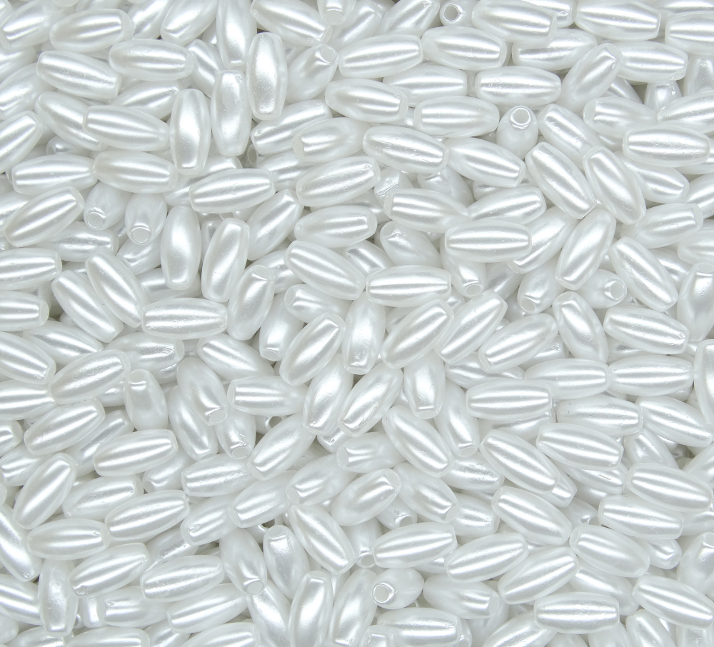 БА001БР610 Акриловые бусины формы "рис", цвет: белый, размер: 6х10 мм, 15 гр.