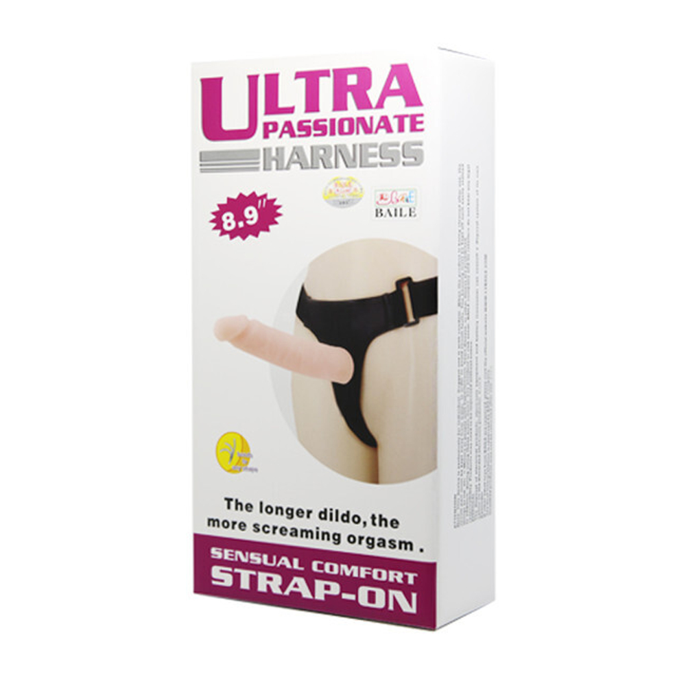 Страпон фаллоимитатор реалистик с гибким хребтом на трусиках (Цвет: телесный)