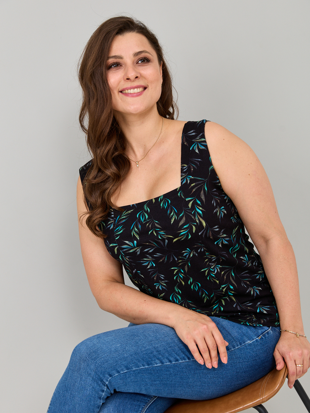 Майка М-040/черный-акварельветочки