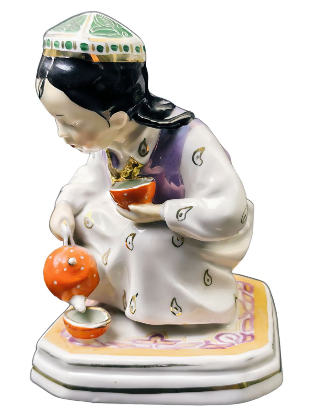 Фарфоровая статуэтка "Маленькая хозяйка" ДФЗ