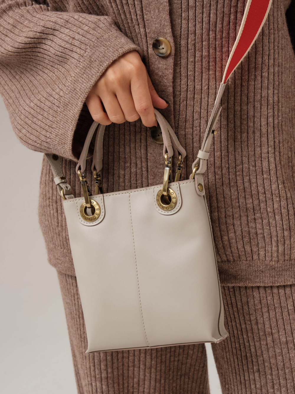 Сумка кожаная кросс-боди Deboro 30347 бежевая ваниль