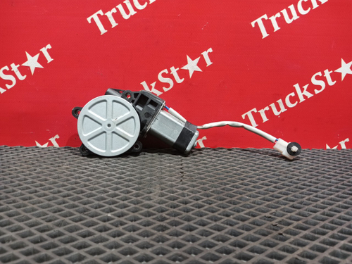 Моторчик стеклоподъемника левый 2023г.