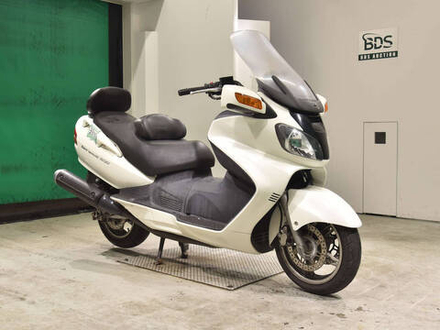 Suzuki Skywave 650