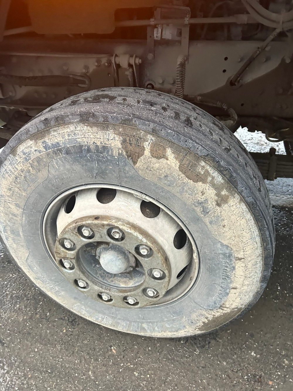 FAW J6 6x4 Бортовой с КМУ 352127 (Дизельный, 11.1 л, 390 л.с. МТ)