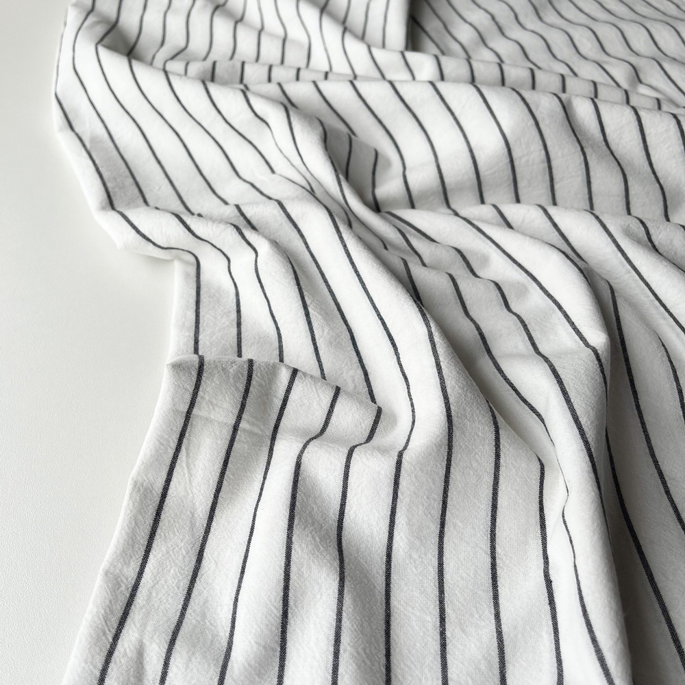 Вареный хлопок 250см. Полоска Вертикаль на молочном фоне