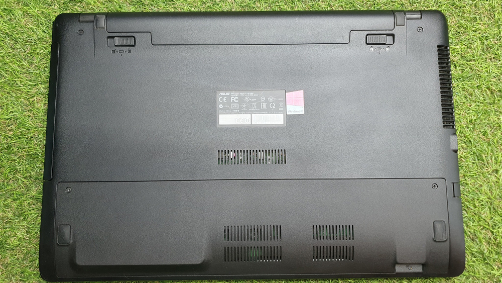 Ноутбук ASUS Pentium/4 Gb/710M 1 ГБ