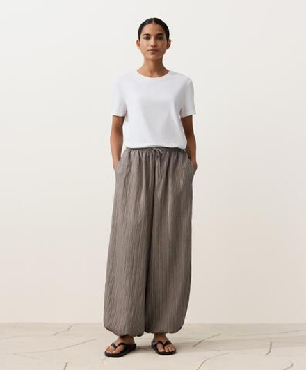 OYSHO Длинные брюки-блумер полосатые, угольный