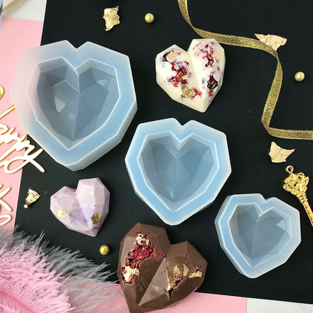 Силиконовый молд 3D «Сердечки с гранями» (3 штуки)