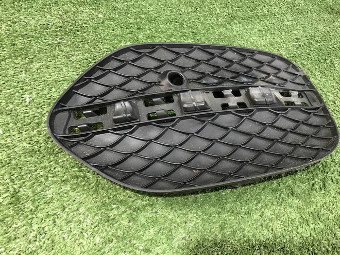 Решетка переднего бампера правая Mercedes GLE c292 (2015-2019)